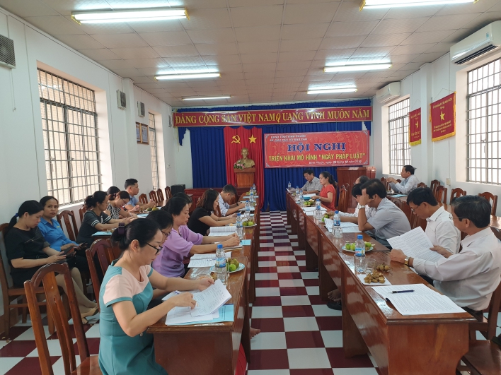 Sở Giáo dục và Đào tạo Tổ chức ngày Pháp luật nước Cộng hòa xã hội chủ nghĩa Việt Nam